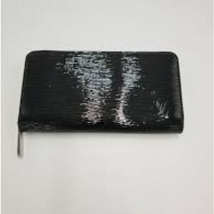 LV Zippy Black Wallet w/ Authenticity Certificate